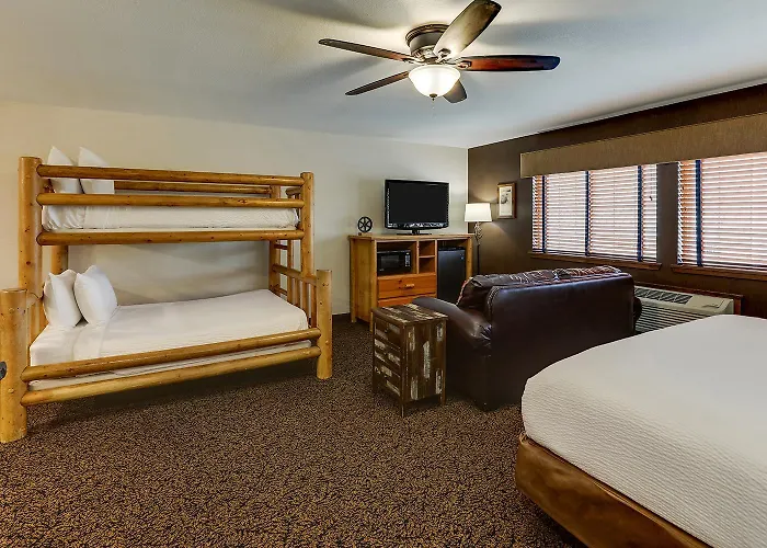 Stoney Creek Hotel 3*