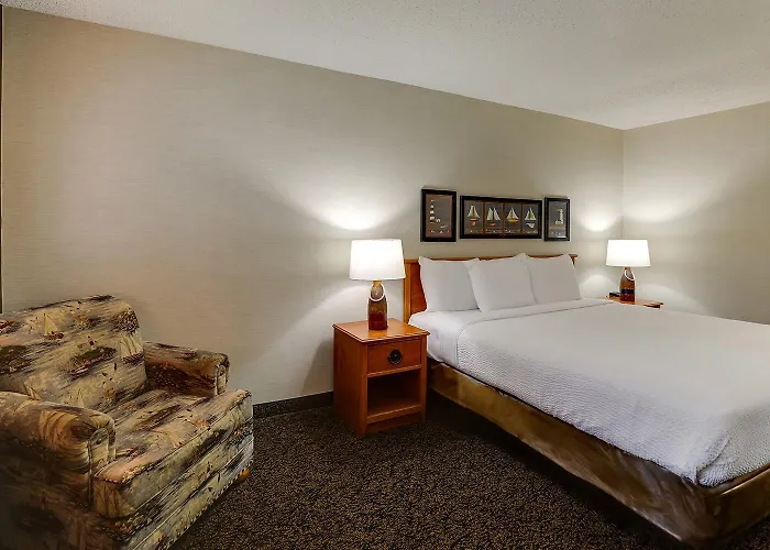 Stoney Creek Hotel 3*