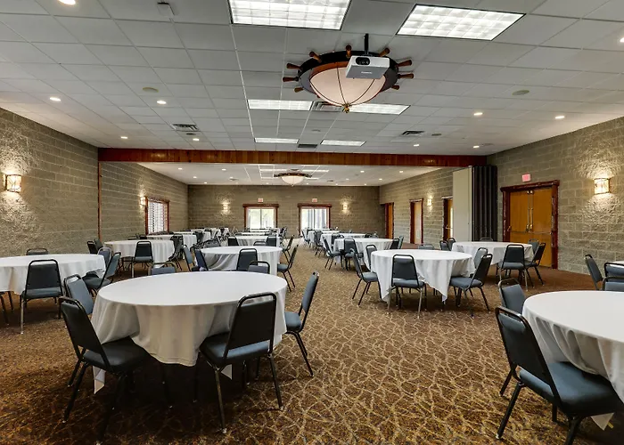 Stoney Creek Hotel 3*